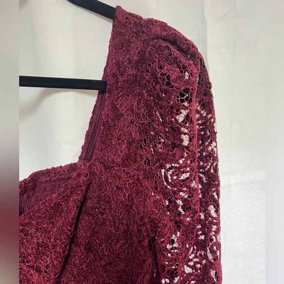 Sweetheart Lace Top - Picture 11 of 11